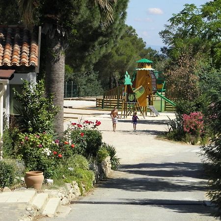Camping Des Alberes Laroque-des-Alberes Экстерьер фото